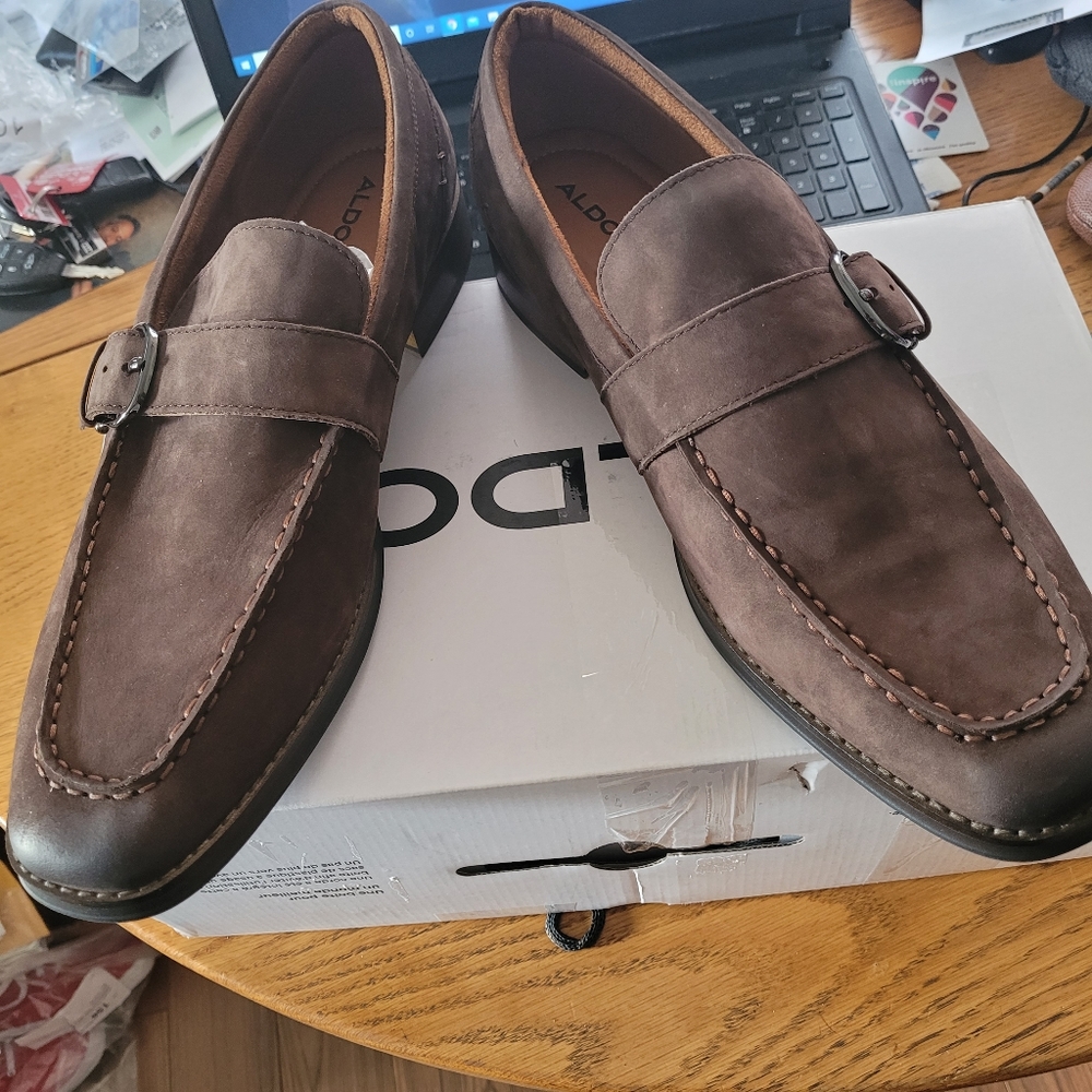 Man's shoes